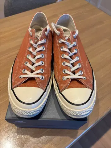 컨버스 척 테일러 오렌지 스니커즈