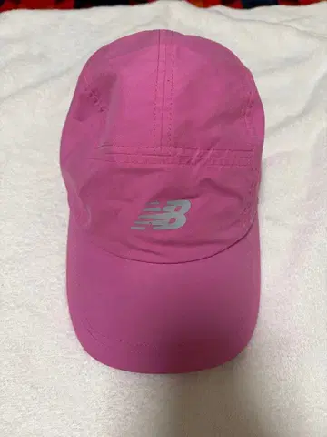 뉴발란스 핑크 캡