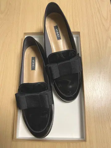 OHGA 블랙 리본 로퍼