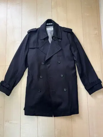 블랙 더블 브레스트 트렌치코트