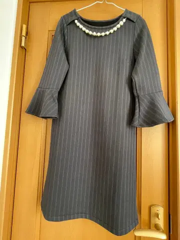 스트라이프 플레어 슬리브 원피스 무릎 기장