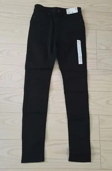 UNIQLO 블랙 스키니 데님 27