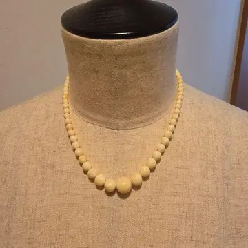 크림색 목걸이 클래스프식