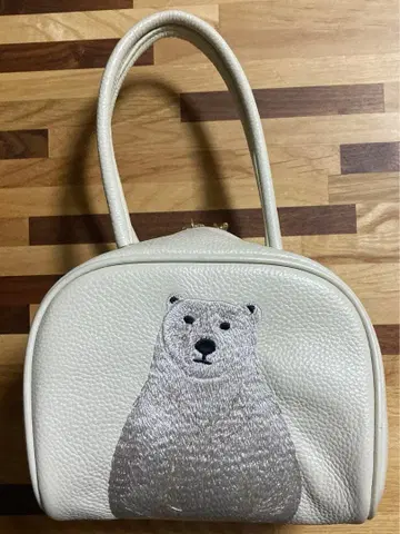 이아파피요네 백 시로쿠마 자수 천연 가죽 화이트 계열 핸드백