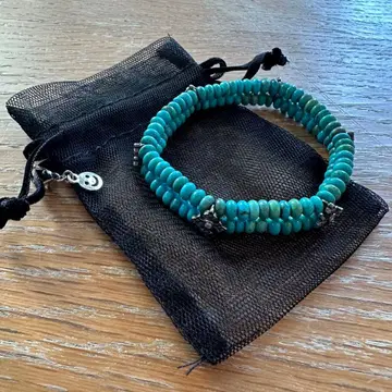 로리 로드킨 터콰이즈 비즈 팔찌