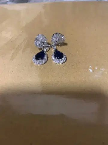 티어드롭형 네이비 귀걸이