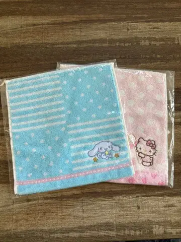 미개봉 새상품 산리오 시나모롤 헬로키티 타월 2종 세트