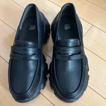 통굽 블랙 로퍼