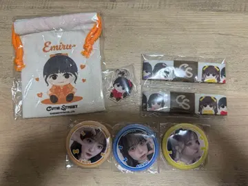 CUTIE STREET 캔뱃지 표식 참 세트