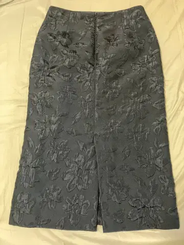 [ 자유구 ] 네이비 꽃무늬 자수 타이트 롱 스커트 32호