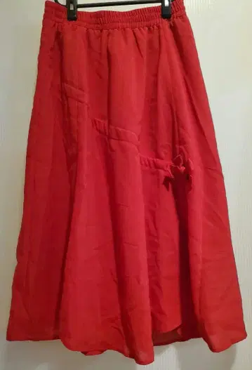 테이프 사용 린넨 톤 스커트