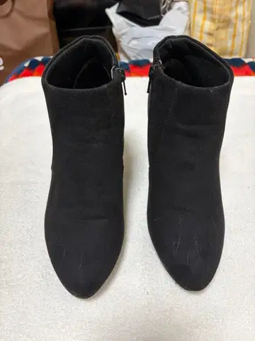 란다 블랙 스웨이드풍 지퍼 부티