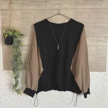 새상품 ABITOKYO 이소재 도킹 밑단 드로스트 풀오버