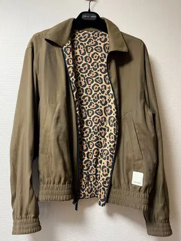 [ 새상품 ] EMPORIO ARMANI 리버서블 레오파드 무늬 블루종