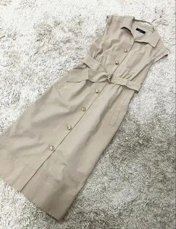 저스길리티 골드 버튼 베이지 슬리브리스 셔츠 원피스