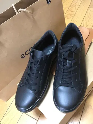 ECCO 블랙 레이스업 스니커즈 24cm 여성용