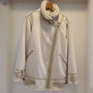 [ ZARA ] 아이보리 페이크 무스탕 라이더 퍼 코트 XS