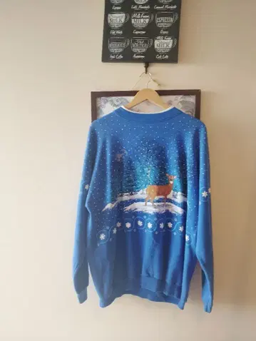 사슴과 눈의 풍경 트레이닝복