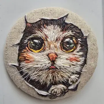 고양이 자수 브로치