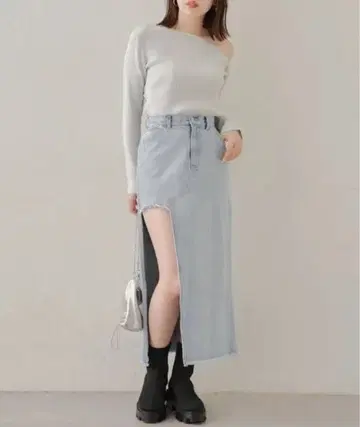 Chico 컷오프 디자인 데님 스커트