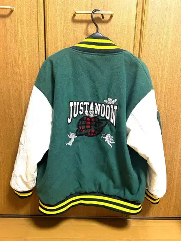 JUST A NOON 바시티 자켓 그린/화이트 남녀 공용 저스트 어 누운