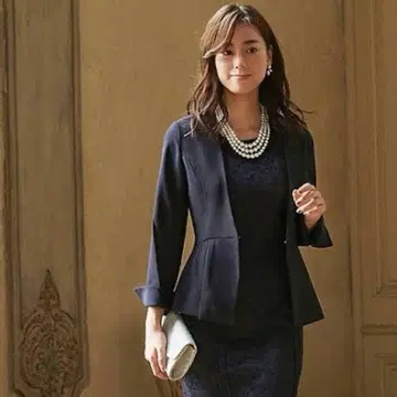 거의 새상품 RUIRUE BOUTIQUE 노카라 페플럼 자켓