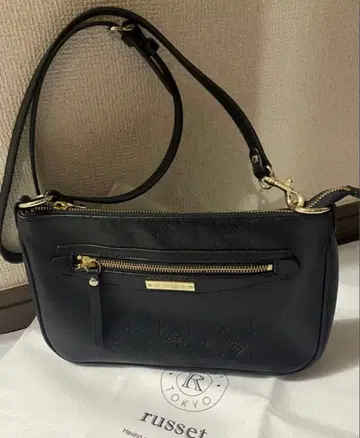 컨디션 최상 러셋 숄더백 사선으로도 가능 블랙 엠보