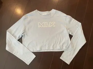 [ 미사용 새상품 ] MILK 로고 크롭 긴팔 상의
