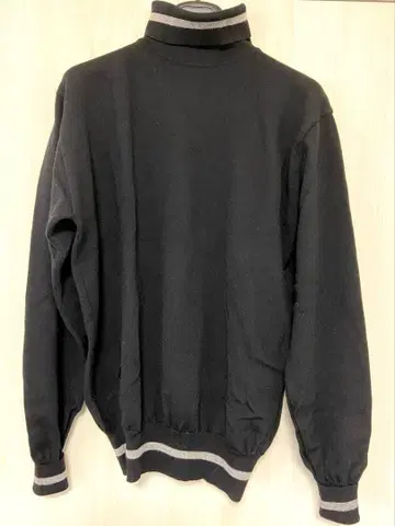 GOOD ENOUGH 터틀넥 스웨터 L 사이즈