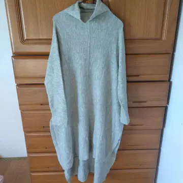 그레이 후드 부착 니트 롱 원피스