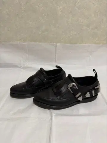 가을/겨울에 대활약! Dr. Martin 벨트 부착 하이컷 신발