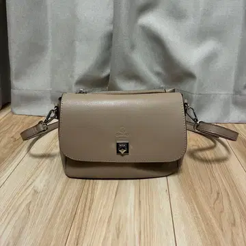 D.KELLY 베이지 숄더백