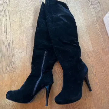 블랙 스웨이드 니하이 부츠