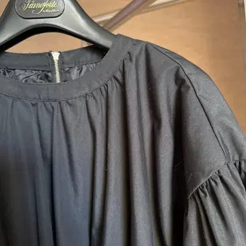 벌룬 슬리브 블랙 긴팔 상의