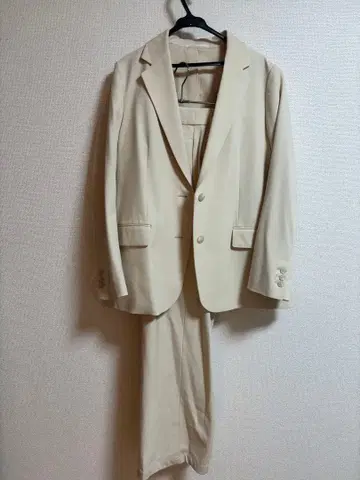 베이지 수트 팬츠