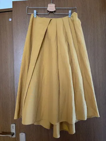 머스타드 롱 스커트