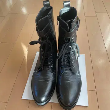 lucagrossi 가죽 블랙 부츠 중간 힐 레이스업