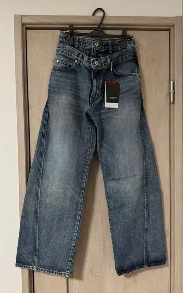 50% off DSC 레이어드 디테일 데님 덥스타