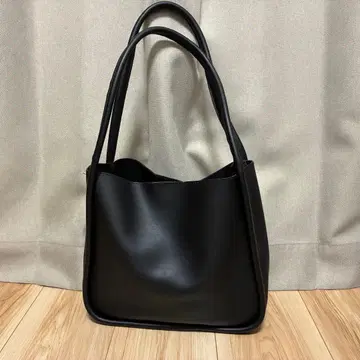 블랙 토트백 합성 피혁