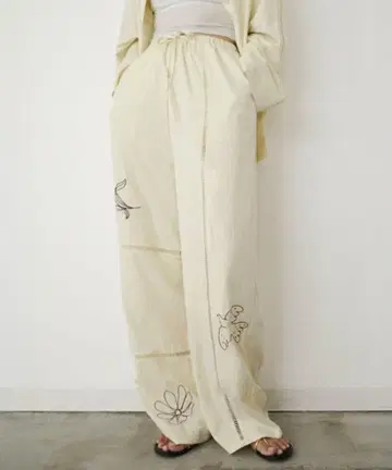 HEILIS 자수 패치워크 팬츠