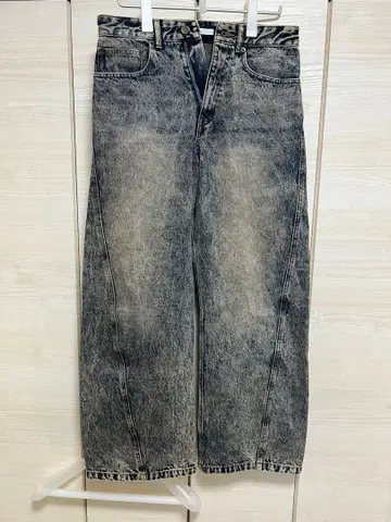 WYM LIDNM / 빈티지 워싱 커브드 데님