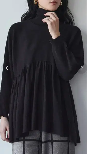 [ 미사용 ] ELFRANK 개더 절개 니트 F 사이즈