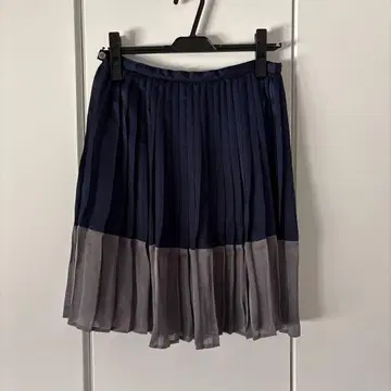 A.T. 플리츠 스커트 네이비 그레이 38