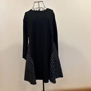 블랙과 화이트 도트 무늬 A라인 튜닉