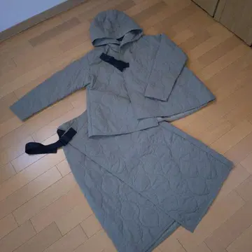 ZUCCA 셋업 후드 부착 카키 퀼팅, 랩스커트