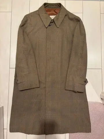 LONDON FOG 브라운 계열 체크 무늬 스텐카라 코트