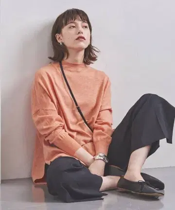 거의 새상품 UNITED ARROWS 하이 게이지 울 와이드 보틀넥 니트