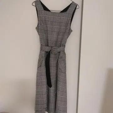 체크 무늬 슬리브리스 원피스 M-L