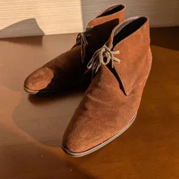 [ 42 ROYAL HIGHLAND ] 처카 부츠 스웨이드