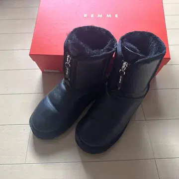 REMME 블랙 지퍼 숏부츠 안쪽 퍼